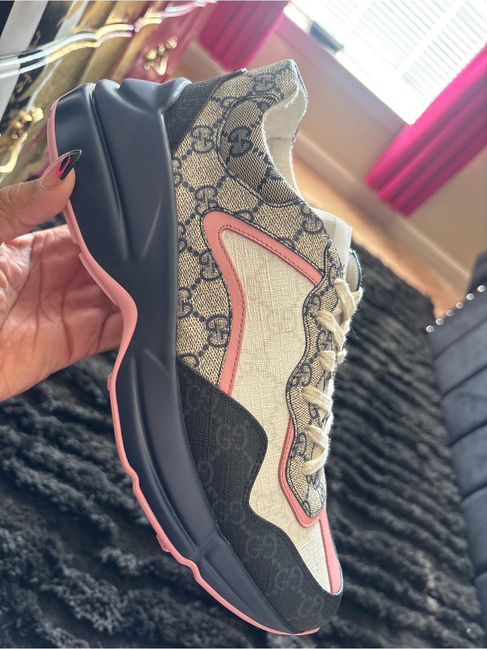 Authentic Gucci Sneaker Cream & Pink Fashion Sneaker